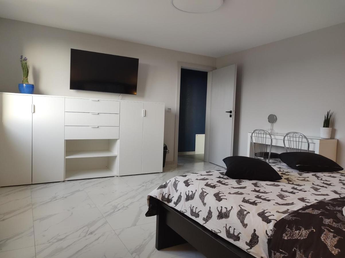 Apartament Nadziei フミエルノ エクステリア 写真